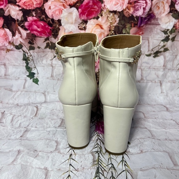 Naturalizer Berri Off White Ankle Boots size 10w - Picture 4 of 11